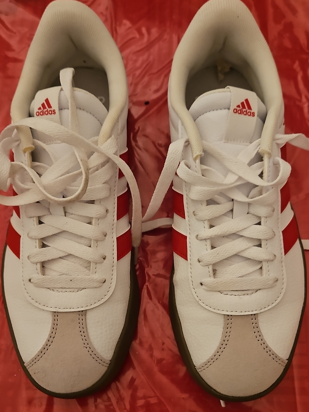 Adidas Womens White and Red Classic Retro Sneaker